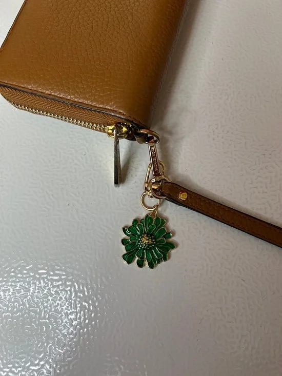 Michael Kors Tan Pebbled Leather Wristlet Wallet with Green Charm - Picture 3 of 9